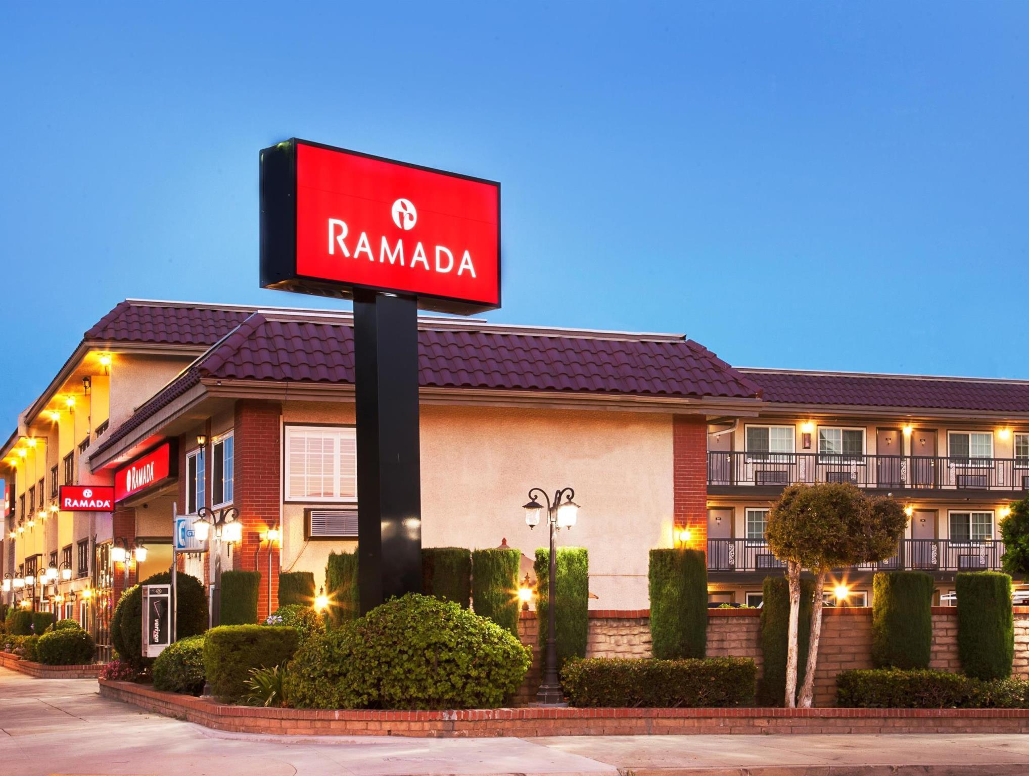 Ramada By Wyndham Pasadena Hotel Kültér fotó